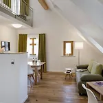 Hollerhoefe - Zu Gast Im Dorf Betriebsgesellschaft Mbh 3*